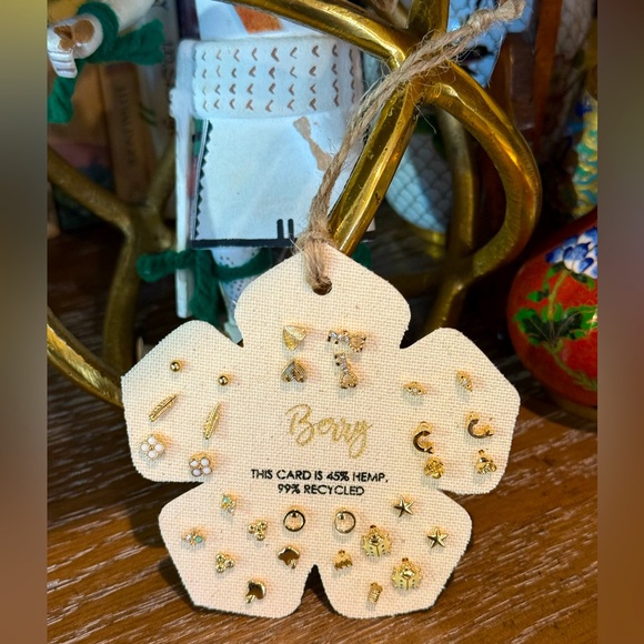 Berry 15 pair of Gold Tone Stud Earrings NWT w/ Hemp Card 99% Recycled Materials - Picture 5 of 6